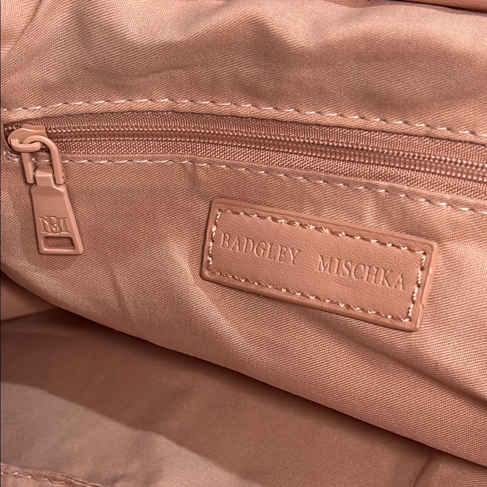 💖 NWT | Badgley Mischka Wrapped Frame Clutch – Blush Pink | Chain Strap - Picture 8 of 10